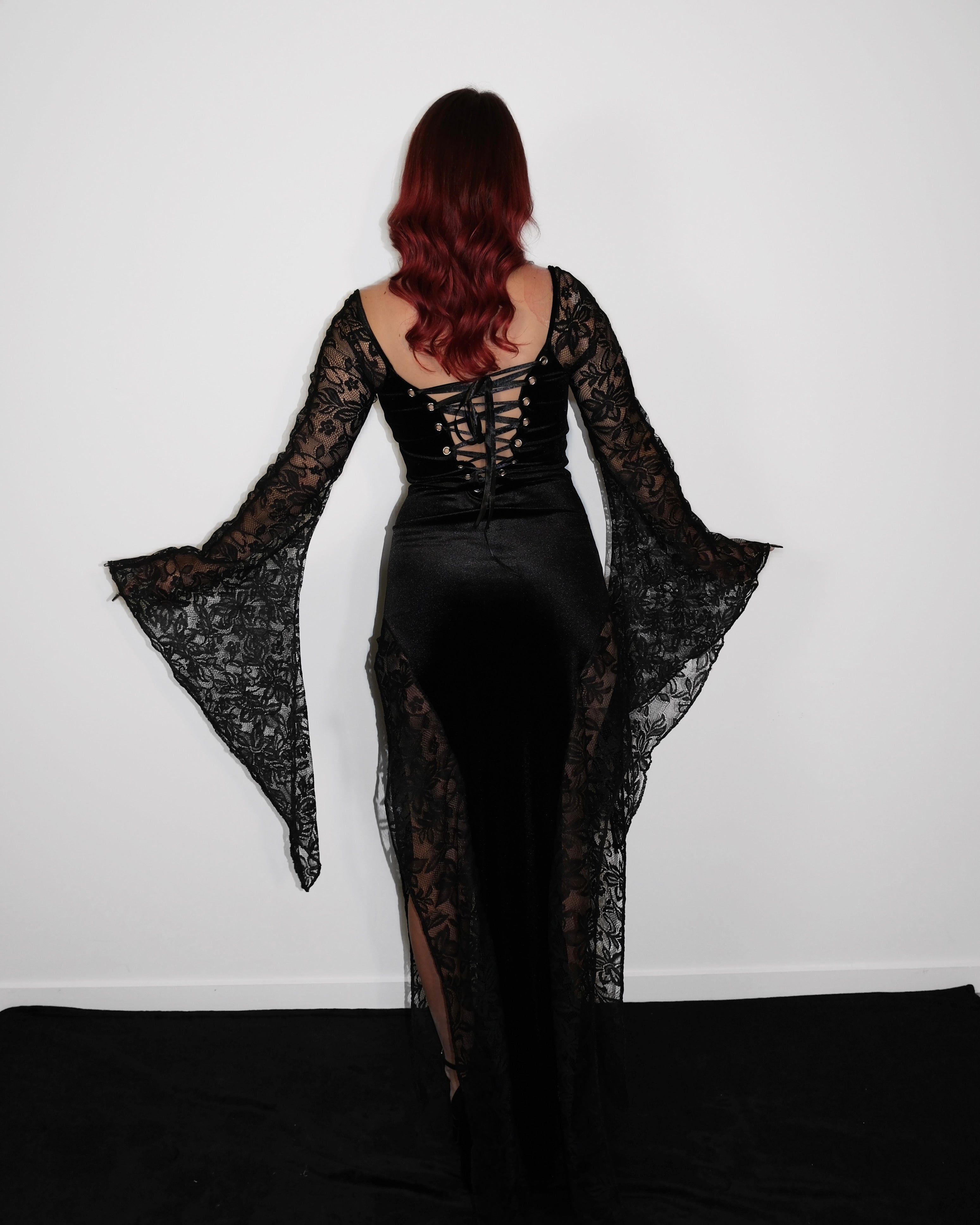 Haunted dress- black